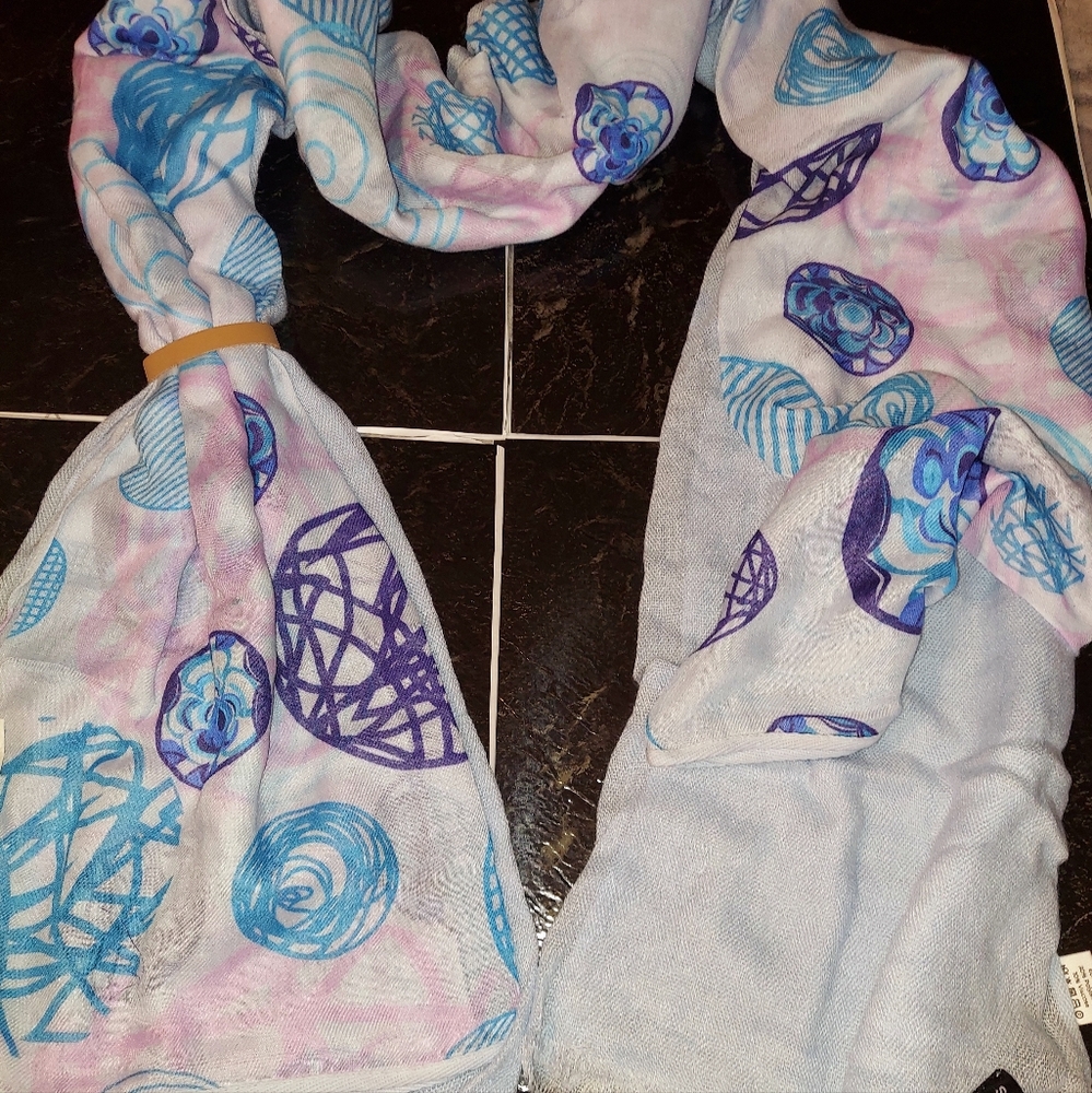 Brand new scarf really nice